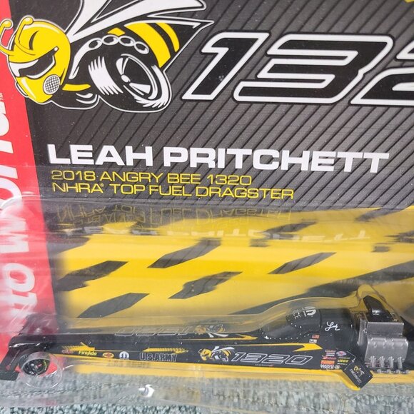 1/64 Auto World Leah Pritchett 2017‎ Papa Johns Top Fuel Dragster - Picture 8 of 10